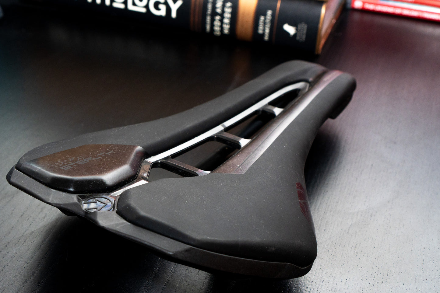 PRO Stealth Performance Saddle 152mm Alloy Rail